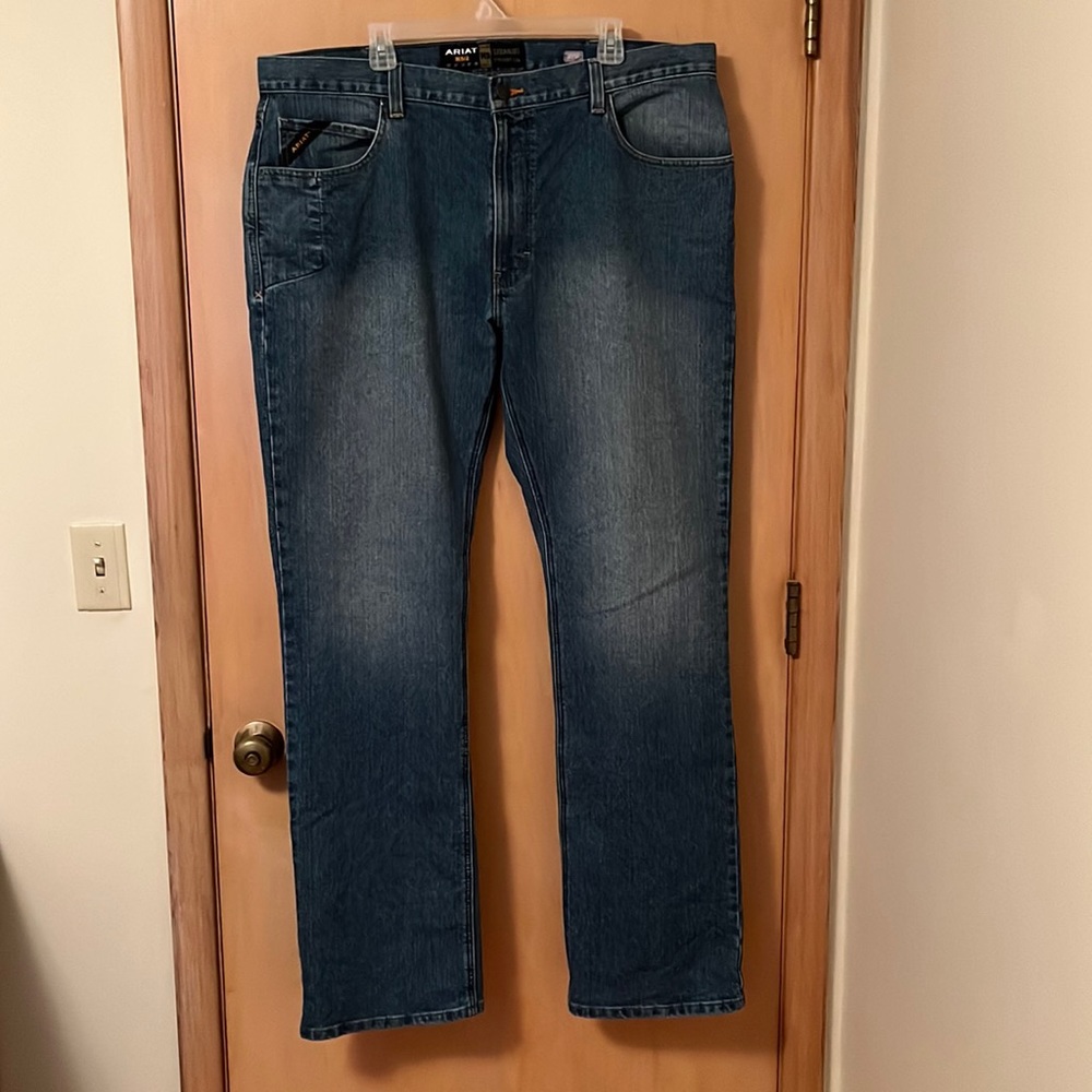 Ariat Men’s Straight Leg 40x36 Style M5 Medium Blue Wash Jeans